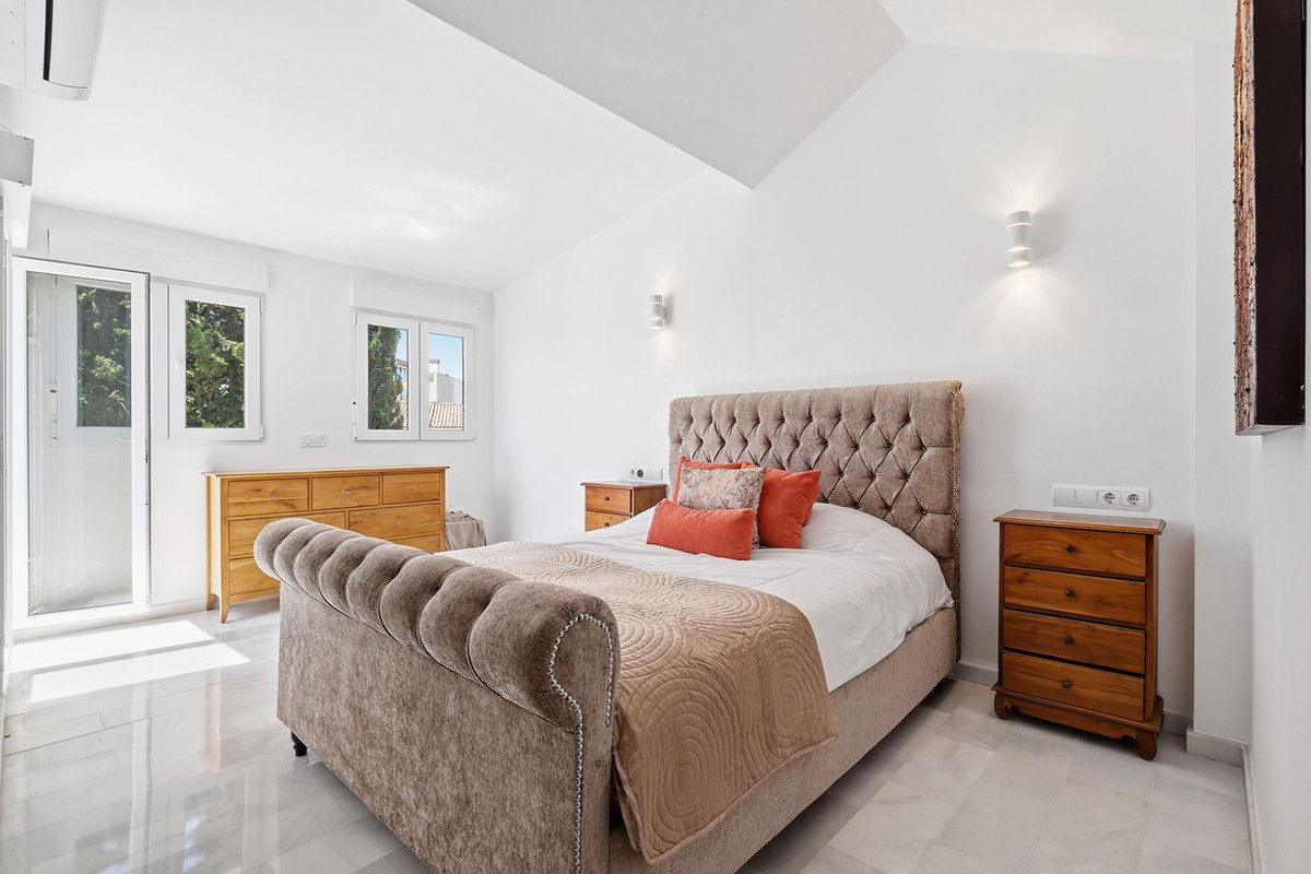 5 Bed Townhouse for sale in Estepona Costa Del Sol, Málaga, Spain