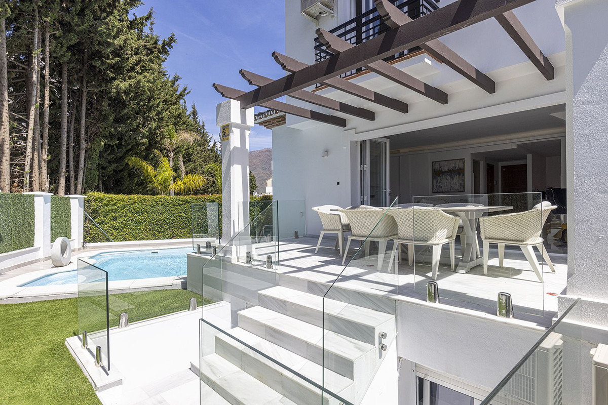 5 Bed Townhouse for sale in Estepona Costa Del Sol, Málaga, Spain