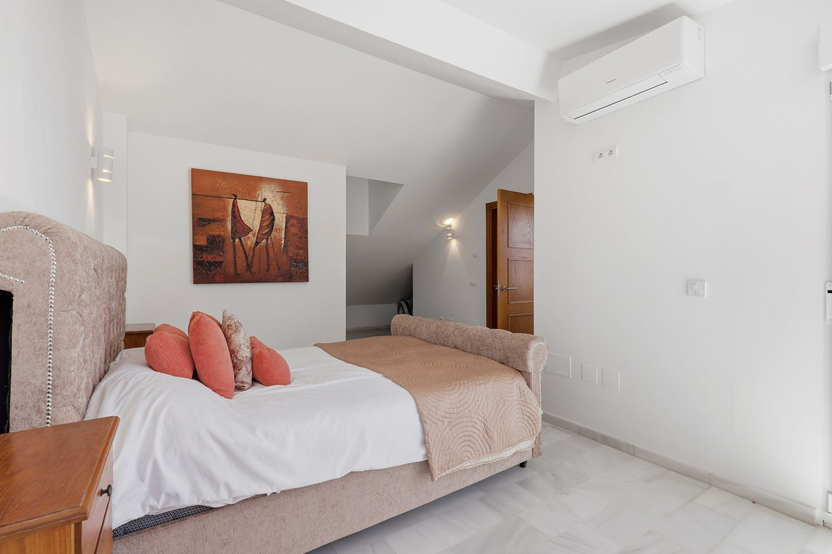5 Bed Townhouse for sale in Estepona Costa Del Sol, Málaga, Spain