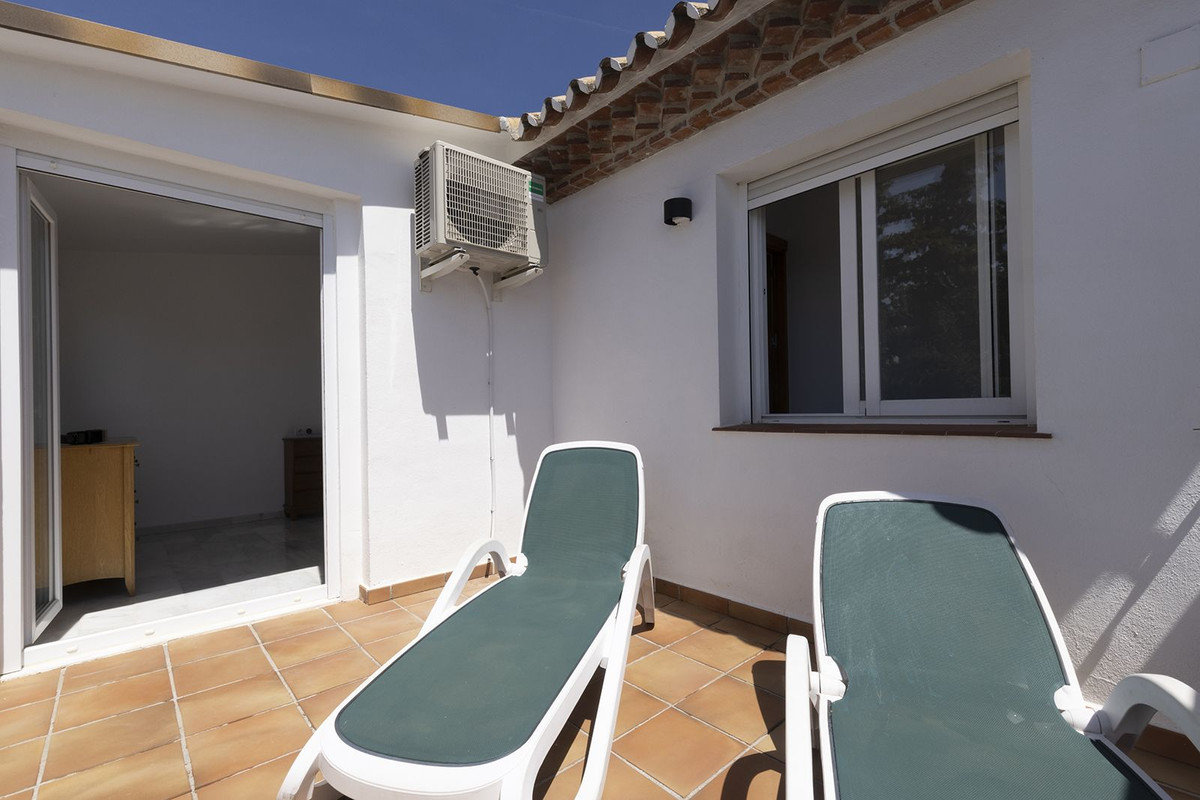 5 Bed Townhouse for sale in Estepona Costa Del Sol, Málaga, Spain