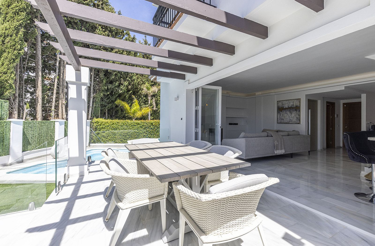 5 Bed Townhouse for sale in Estepona Costa Del Sol, Málaga, Spain