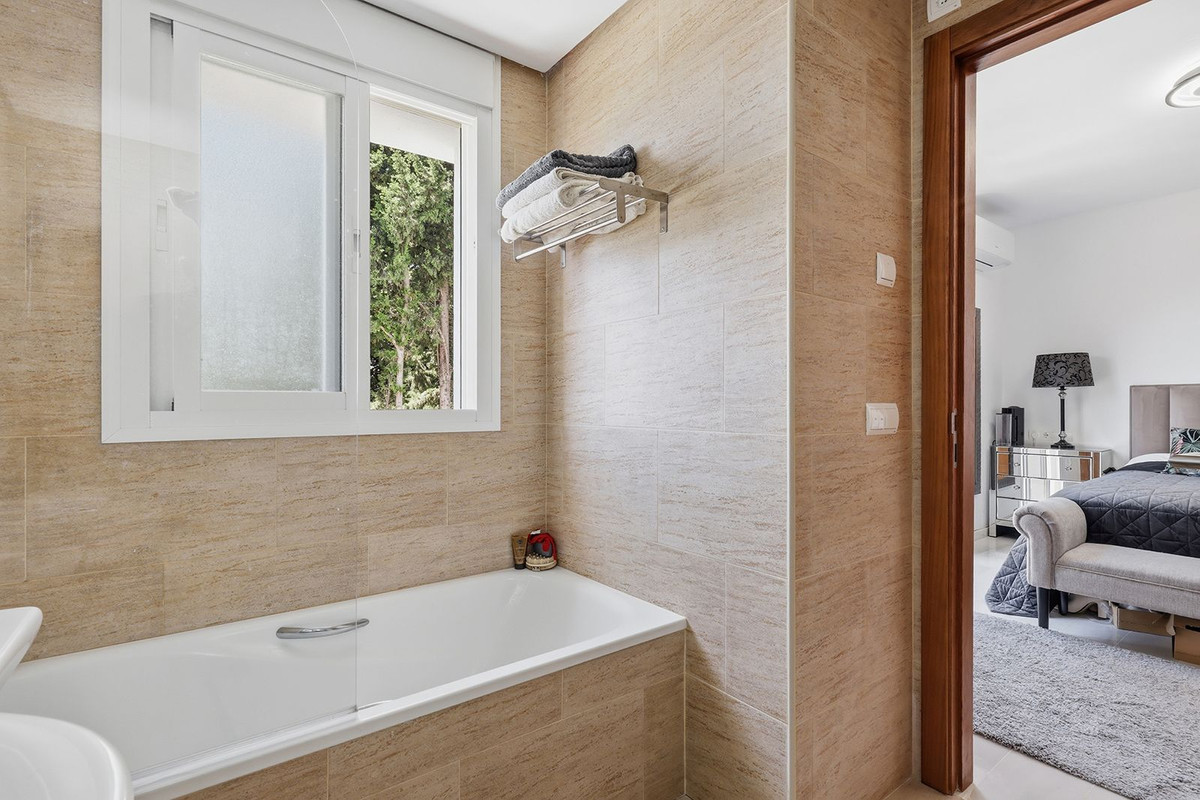 5 Bed Townhouse for sale in Estepona Costa Del Sol, Málaga, Spain