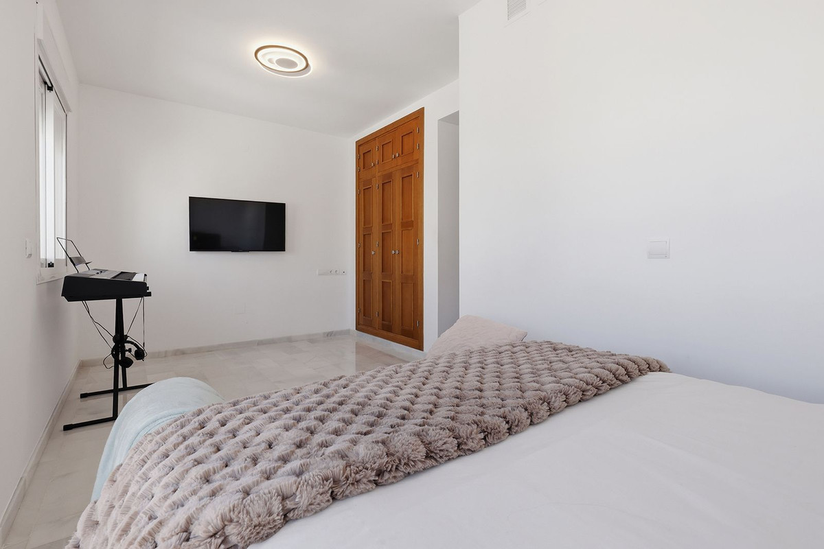 5 Bed Townhouse for sale in Estepona Costa Del Sol, Málaga, Spain