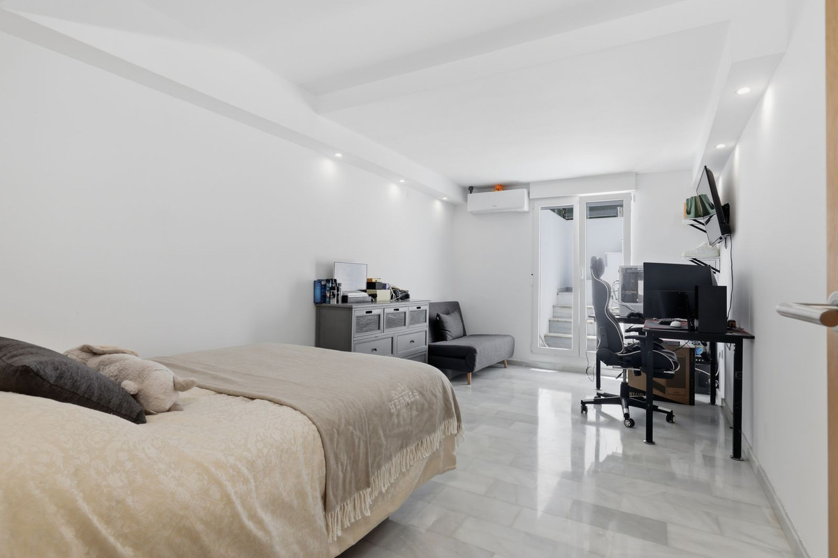 5 Bed Townhouse for sale in Estepona Costa Del Sol, Málaga, Spain