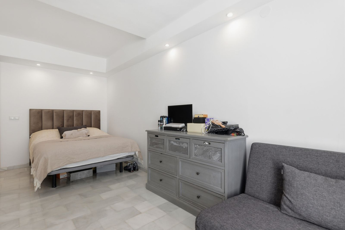 5 Bed Townhouse for sale in Estepona Costa Del Sol, Málaga, Spain