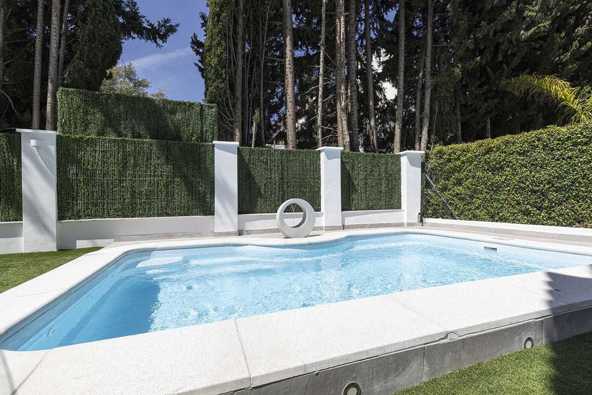 5 Bed Townhouse for sale in Estepona Costa Del Sol, Málaga, Spain