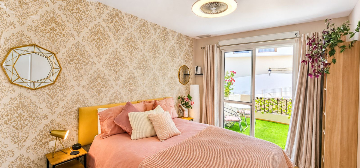 Se vende Apartamento Planta Media de 2 dormitorios en Costa Del Sol, Málaga, España