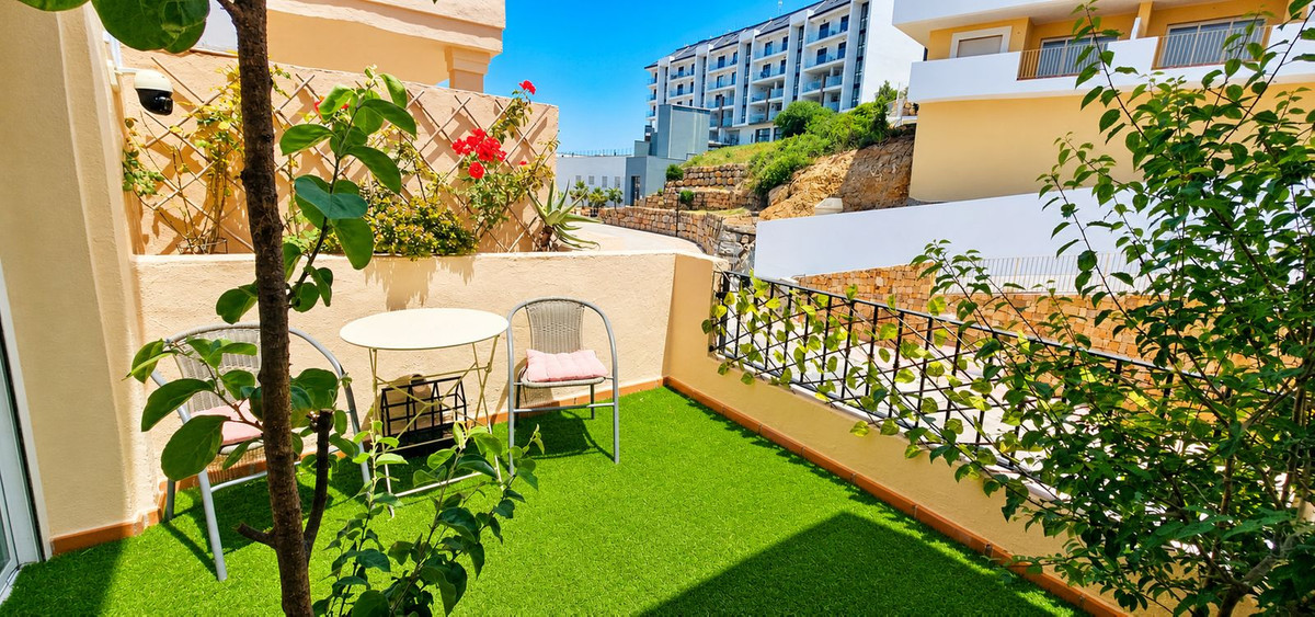 Se vende Apartamento Planta Media de 2 dormitorios en Costa Del Sol, Málaga, España
