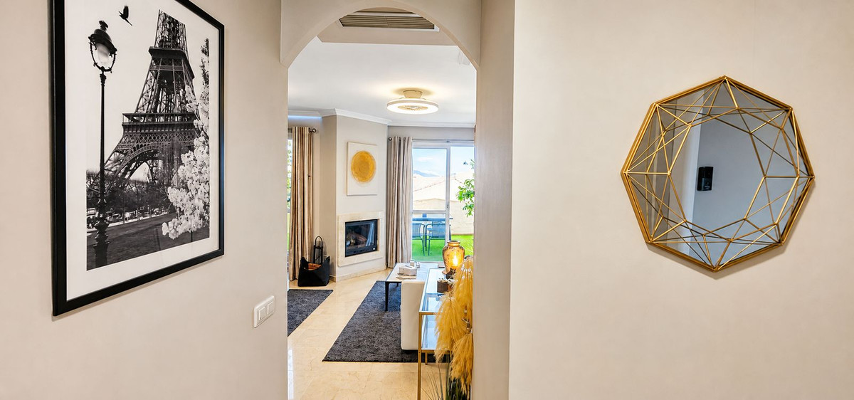 Se vende Apartamento Planta Media de 2 dormitorios en Costa Del Sol, Málaga, España