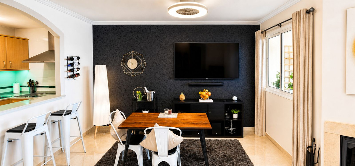 Se vende Apartamento Planta Media de 2 dormitorios en Costa Del Sol, Málaga, España