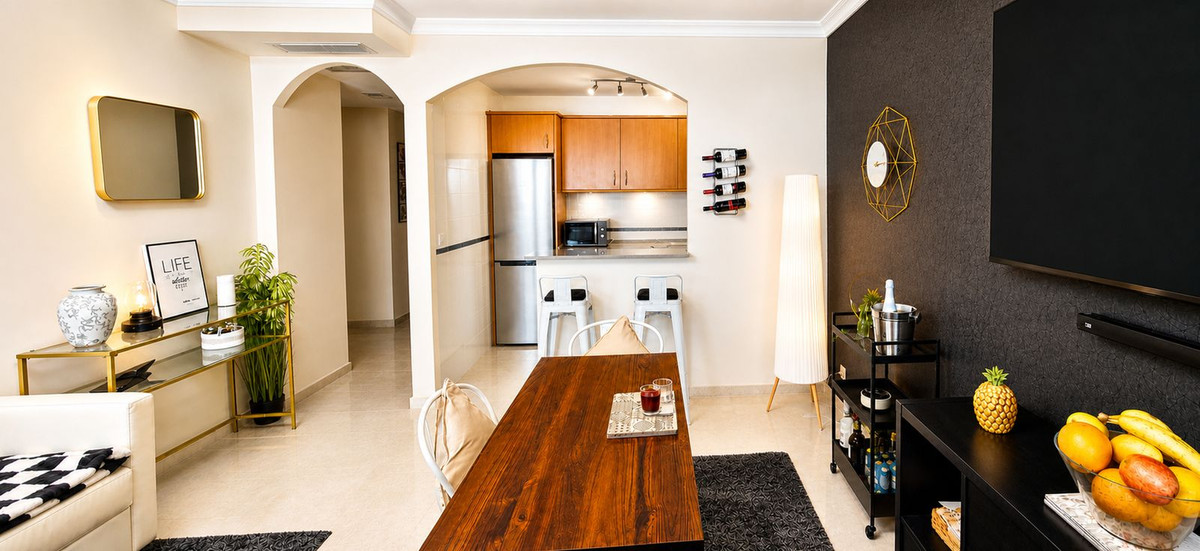 Se vende Apartamento Planta Media de 2 dormitorios en Costa Del Sol, Málaga, España
