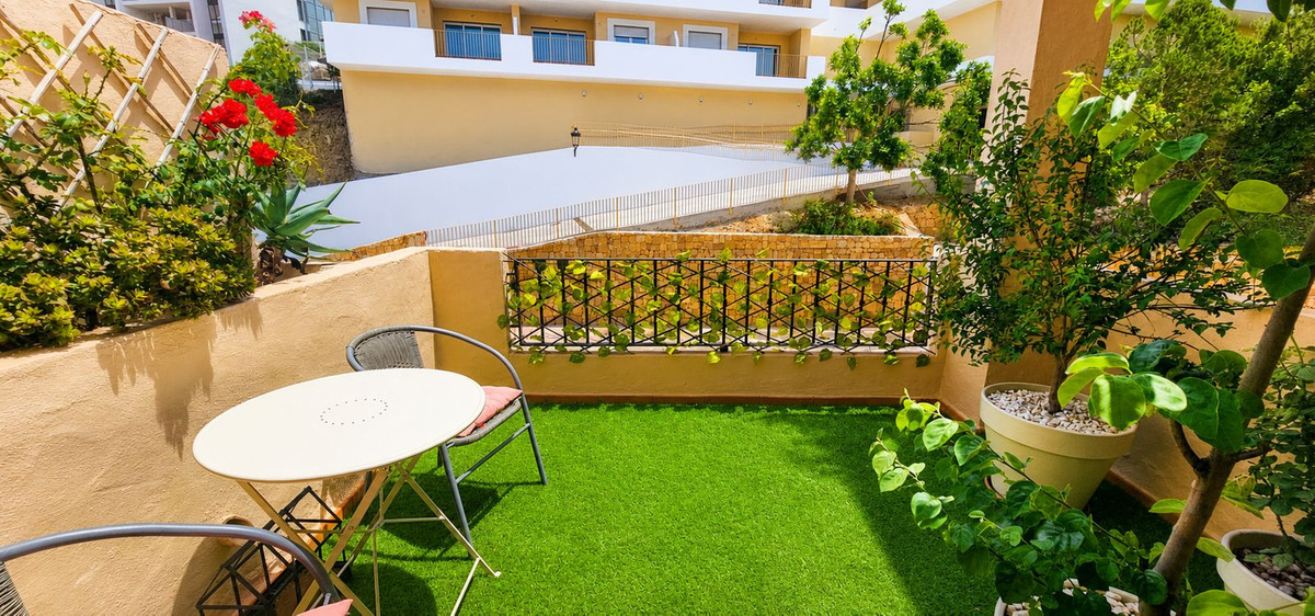 Se vende Apartamento Planta Media de 2 dormitorios en Costa Del Sol, Málaga, España