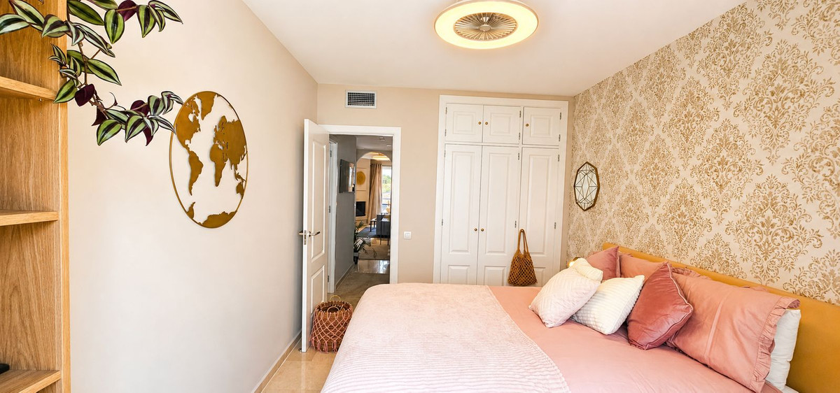 Se vende Apartamento Planta Media de 2 dormitorios en Costa Del Sol, Málaga, España