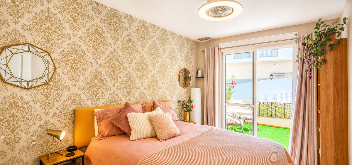 Se vende Apartamento Planta Media de 2 dormitorios en Costa Del Sol, Málaga, España