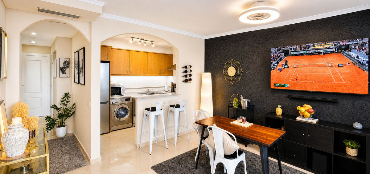 Se vende Apartamento Planta Media de 2 dormitorios en Costa Del Sol, Málaga, España