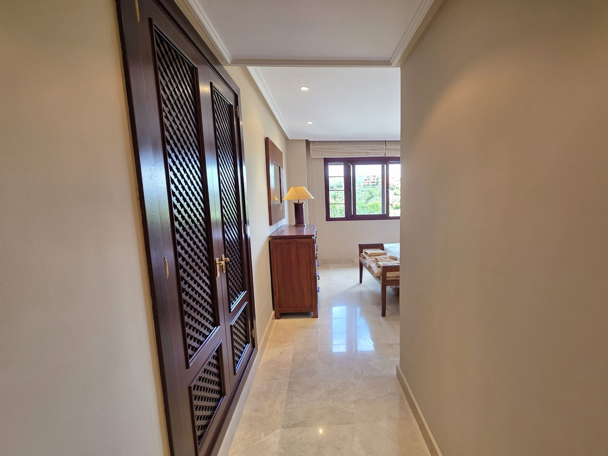 3 Bed Apartment for sale in La Mairena Costa Del Sol, Málaga, Spain