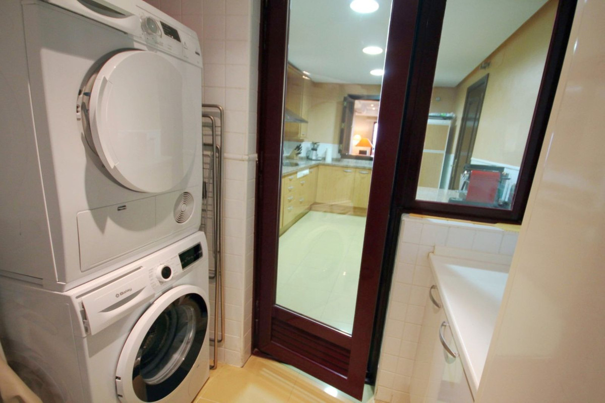 3 Bed Apartment for sale in La Mairena Costa Del Sol, Málaga, Spain