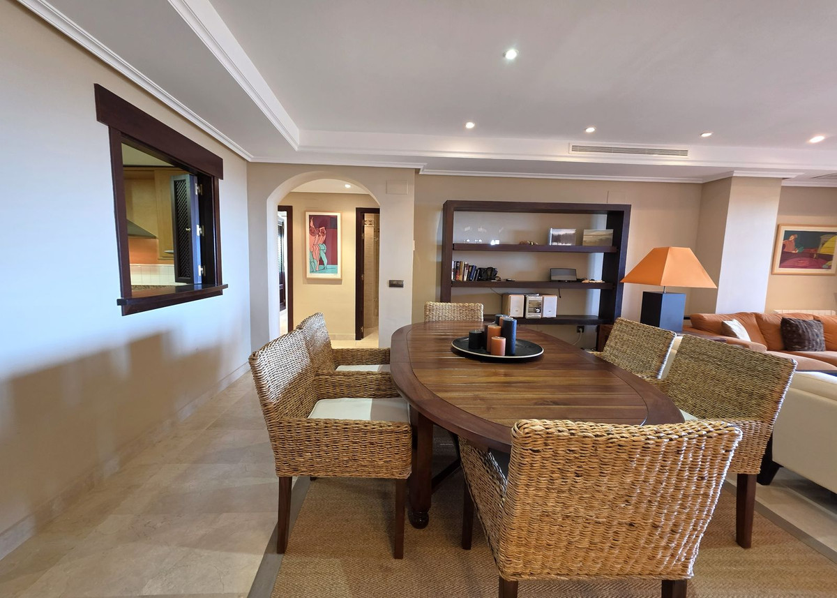 3 Bed Apartment for sale in La Mairena Costa Del Sol, Málaga, Spain