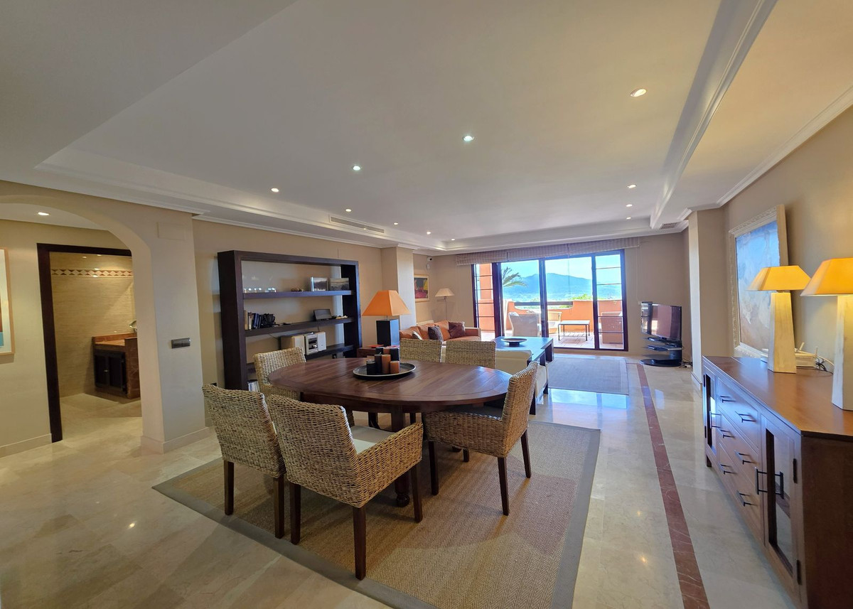 3 Bed Apartment for sale in La Mairena Costa Del Sol, Málaga, Spain