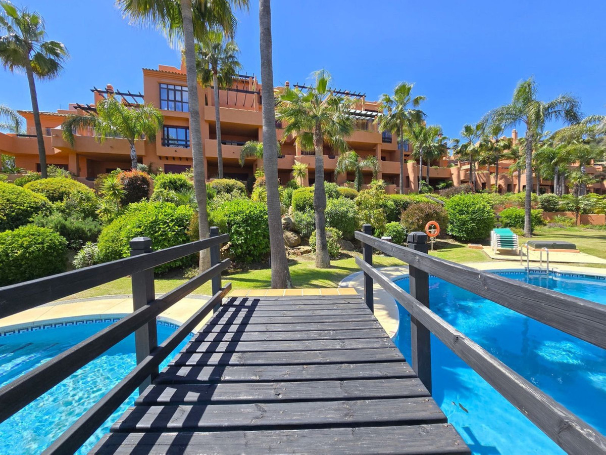 3 Bed Apartment for sale in La Mairena Costa Del Sol, Málaga, Spain