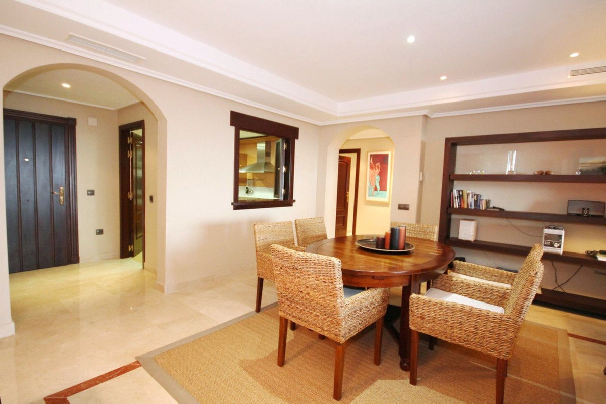 3 Bed Apartment for sale in La Mairena Costa Del Sol, Málaga, Spain