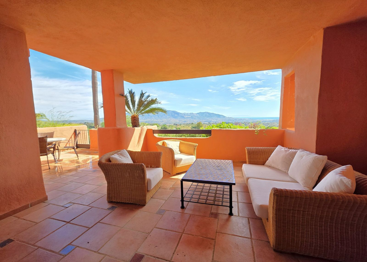 3 Bed Apartment for sale in La Mairena Costa Del Sol, Málaga, Spain