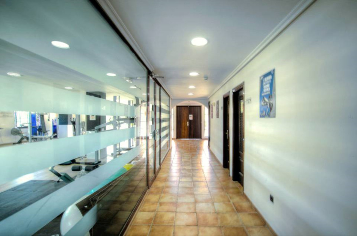 3 Bed Apartment for sale in La Mairena Costa Del Sol, Málaga, Spain