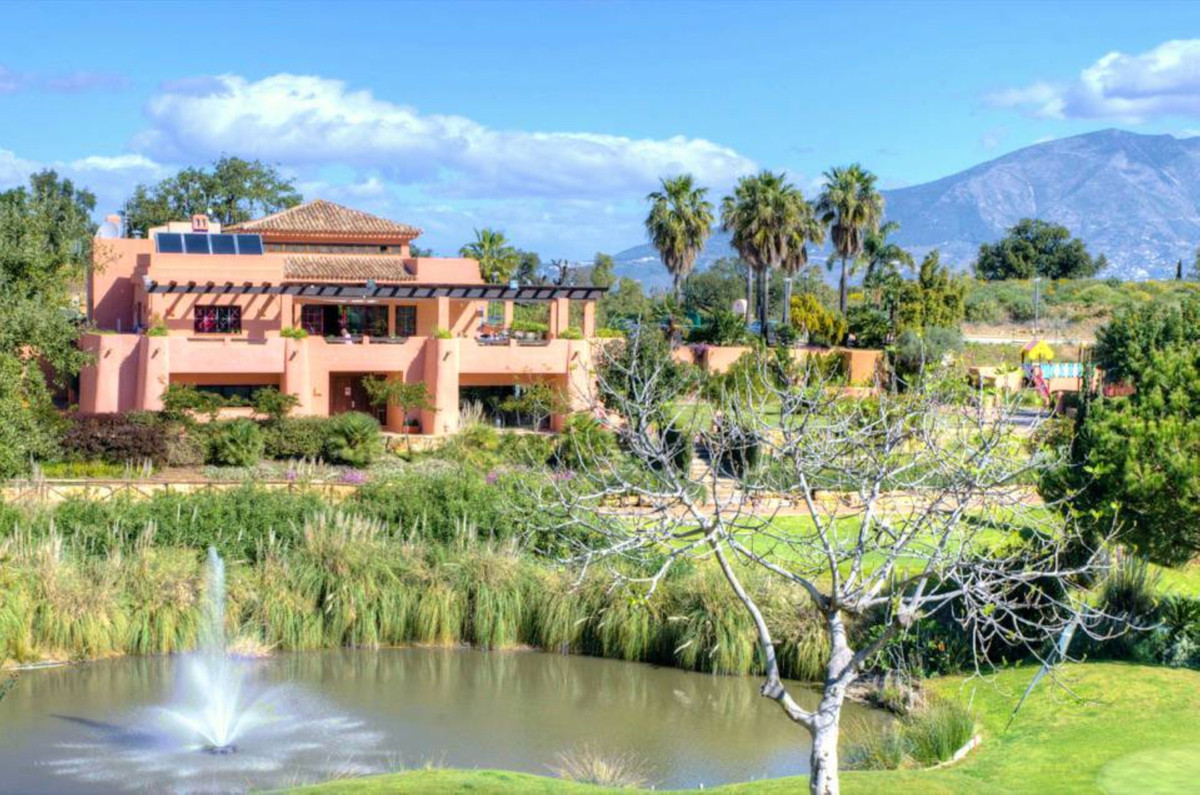 3 Bed Apartment for sale in La Mairena Costa Del Sol, Málaga, Spain