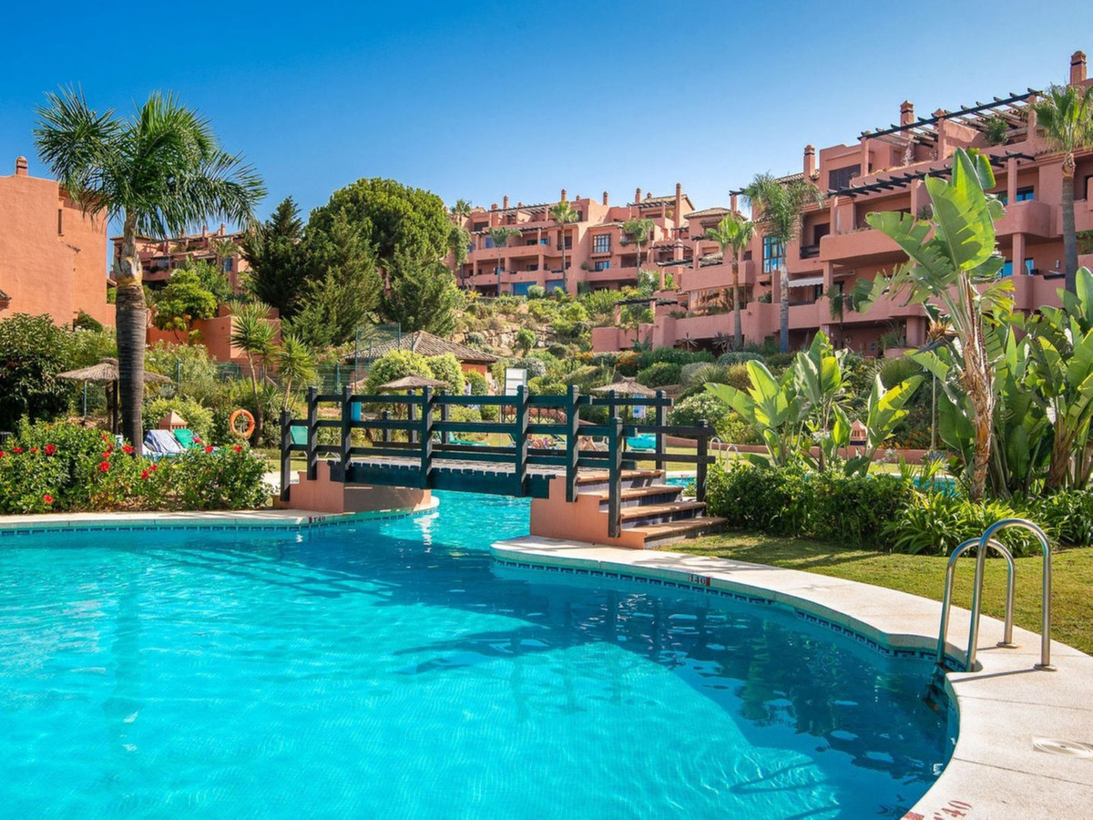 3 Bed Apartment for sale in La Mairena Costa Del Sol, Málaga, Spain