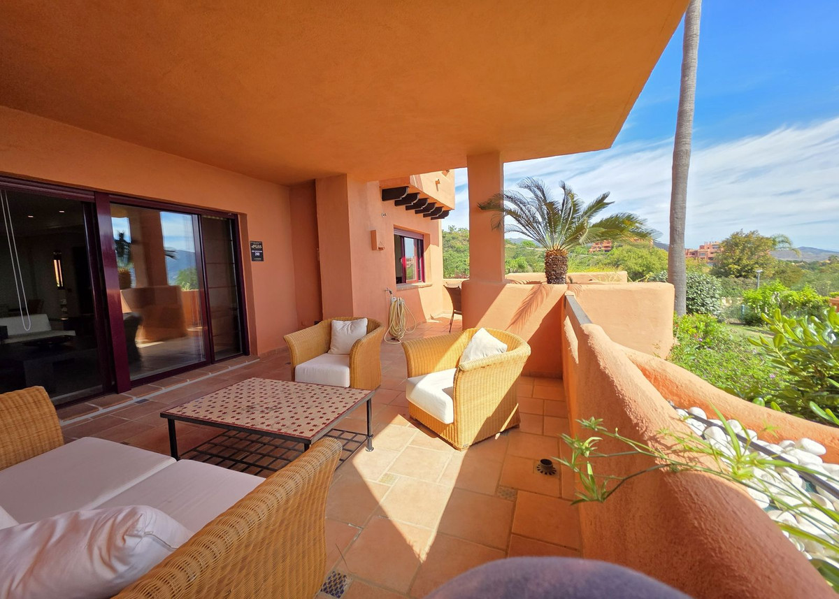 3 Bed Apartment for sale in La Mairena Costa Del Sol, Málaga, Spain