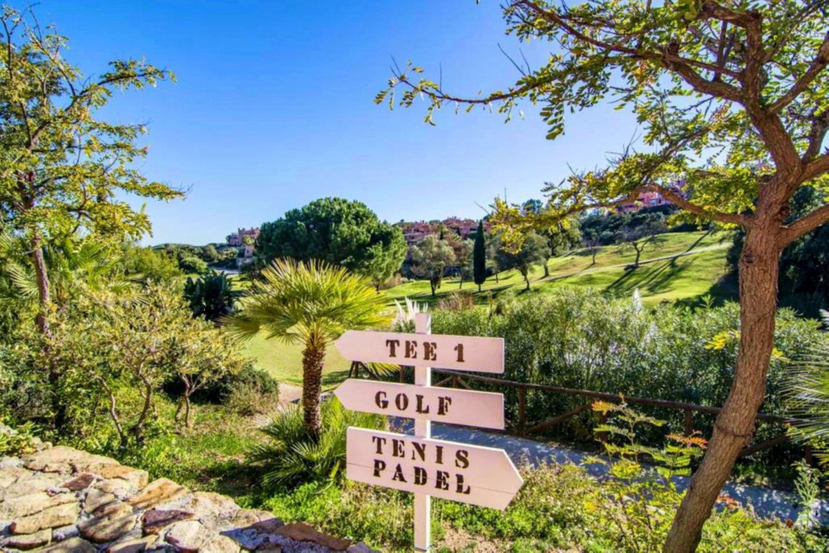 3 Bed Apartment for sale in La Mairena Costa Del Sol, Málaga, Spain