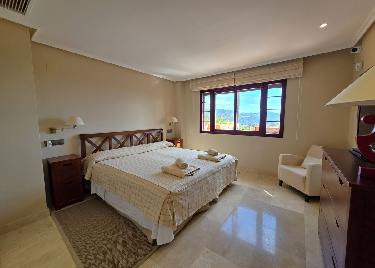 3 Bed Apartment for sale in La Mairena Costa Del Sol, Málaga, Spain