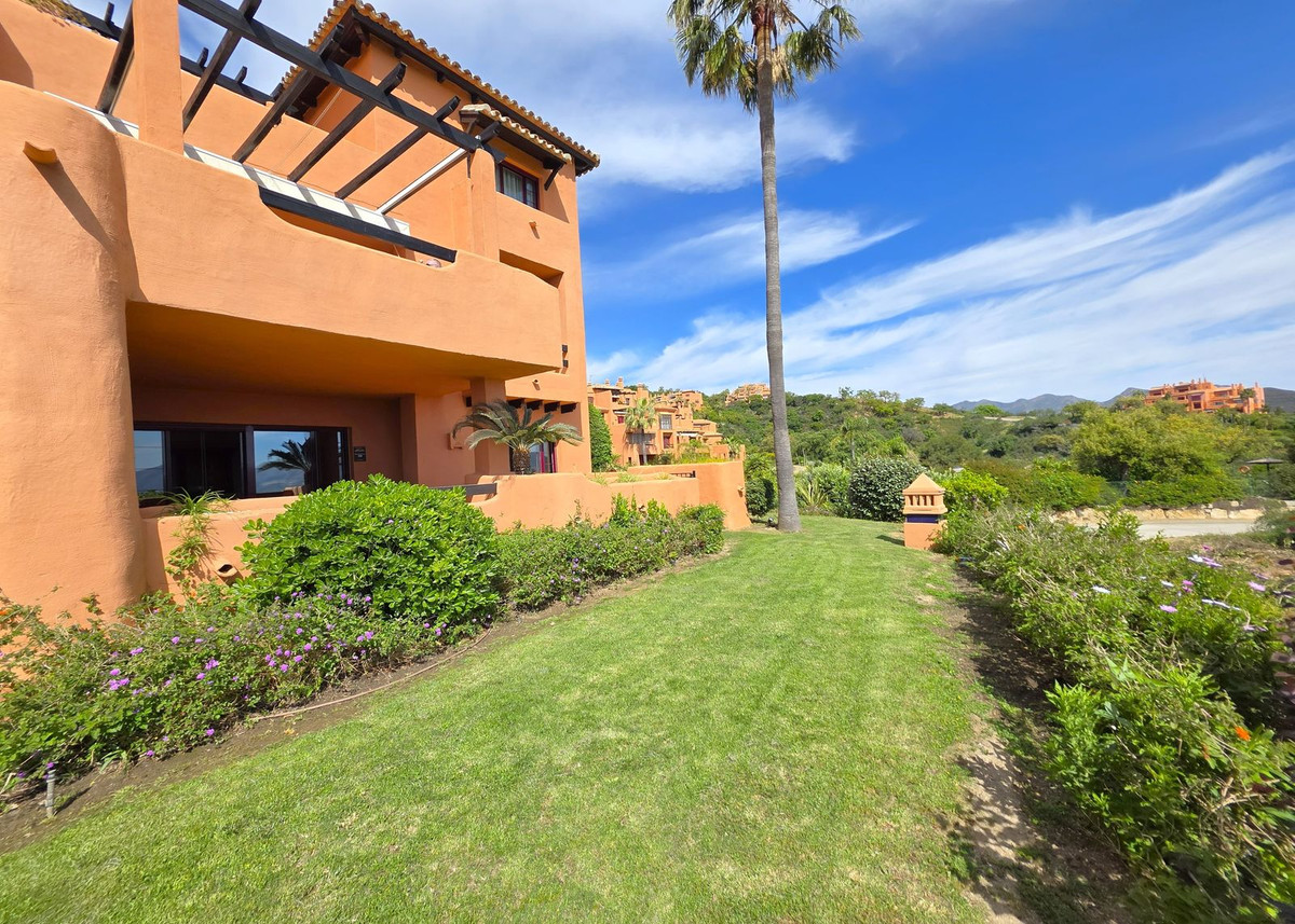 3 Bed Apartment for sale in La Mairena Costa Del Sol, Málaga, Spain