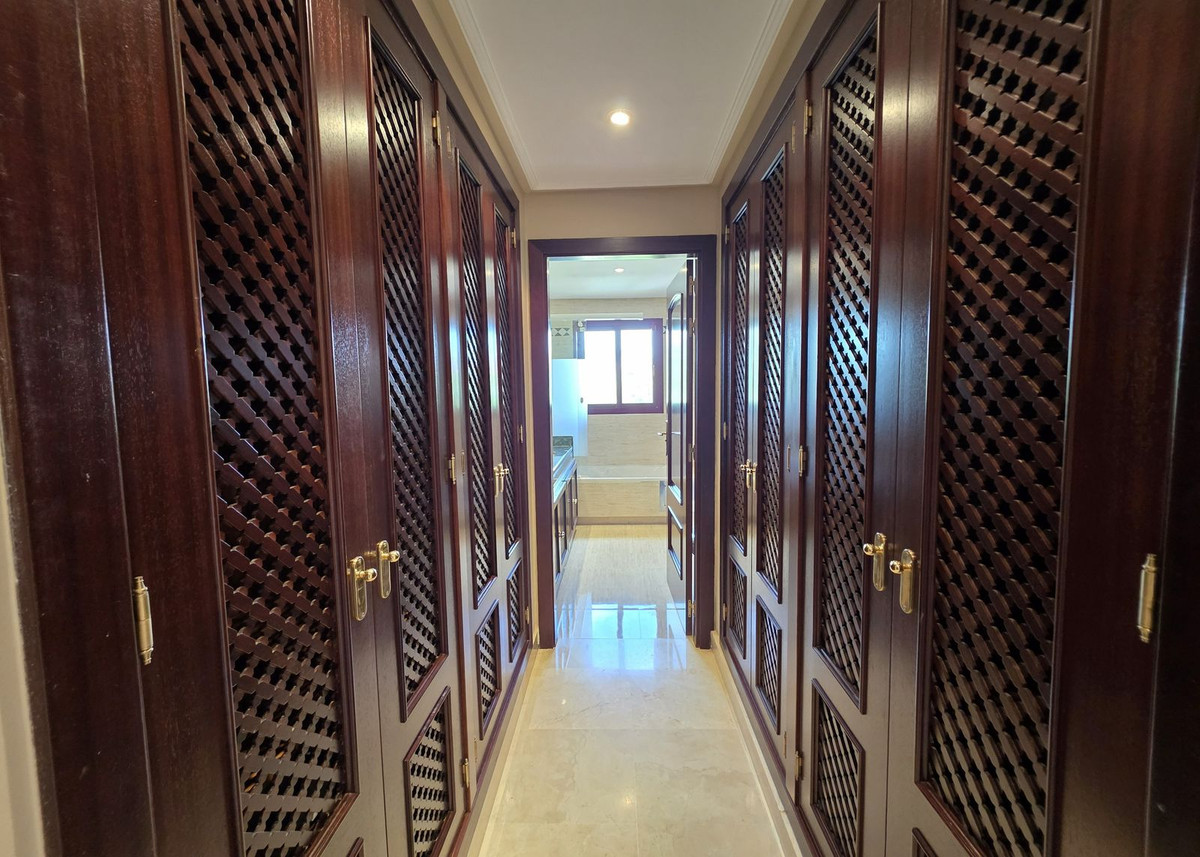 3 Bed Apartment for sale in La Mairena Costa Del Sol, Málaga, Spain
