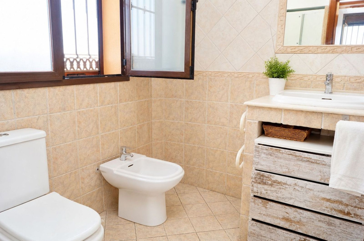 4 Bed Townhouse for sale in Benalmadena Costa Del Sol, Málaga, Spain