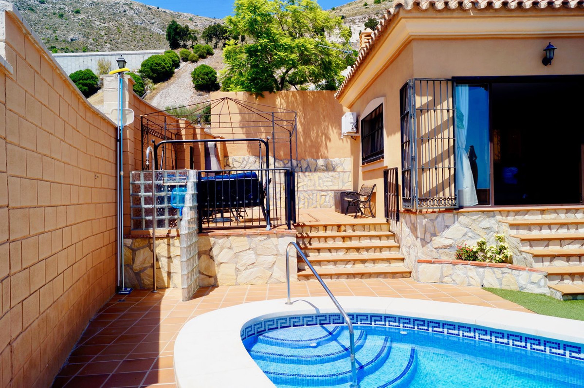 4 Bed Townhouse for sale in Benalmadena Costa Del Sol, Málaga, Spain