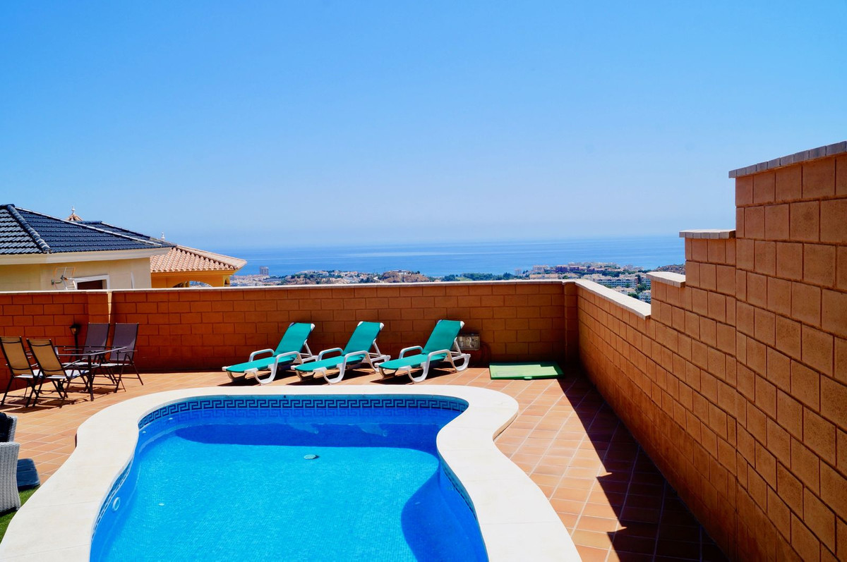 4 Bed Townhouse for sale in Benalmadena Costa Del Sol, Málaga, Spain