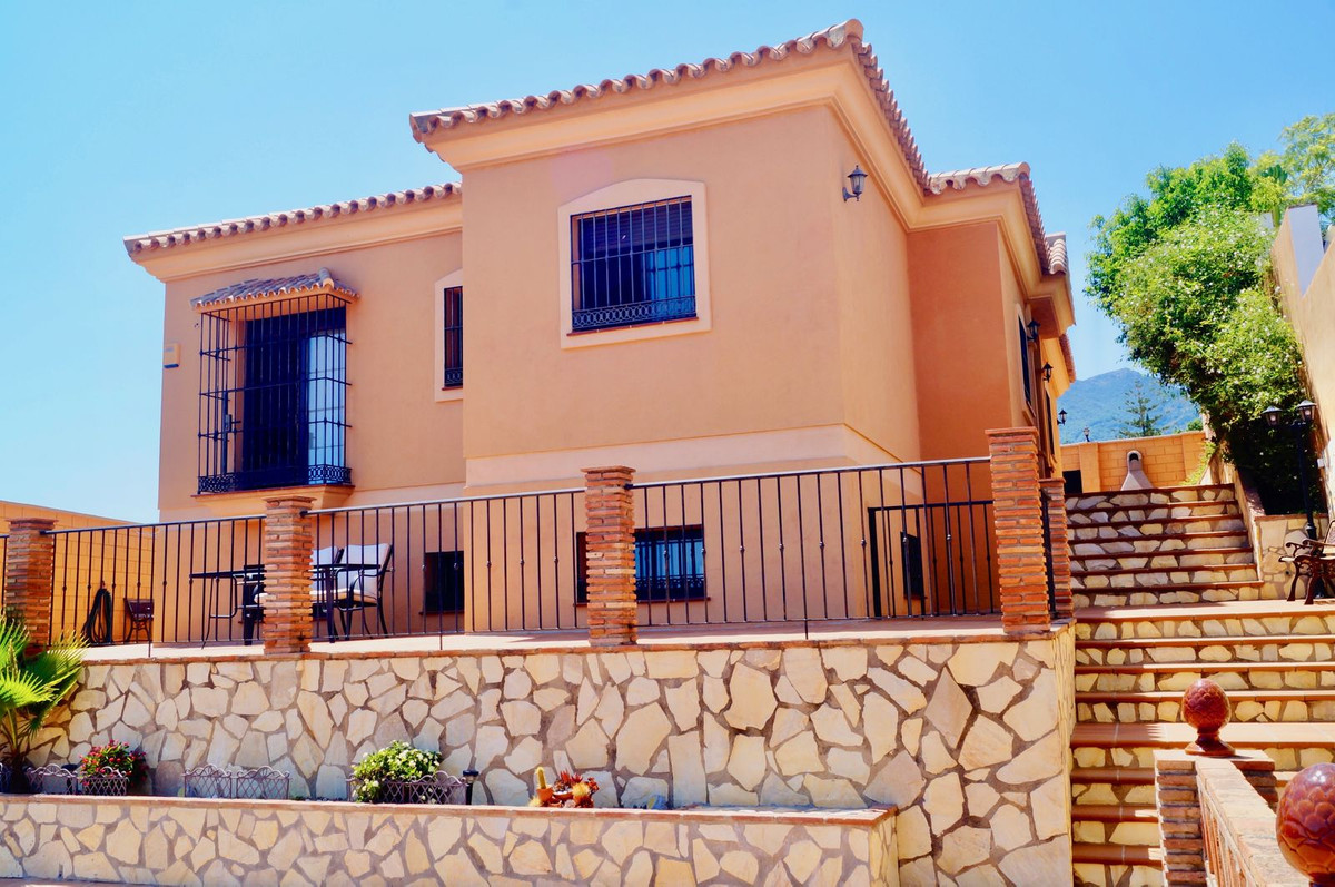 4 Bed Townhouse for sale in Benalmadena Costa Del Sol, Málaga, Spain