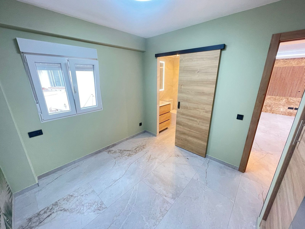 3 Bed Apartment for sale in Estepona Costa Del Sol, Málaga, Spain