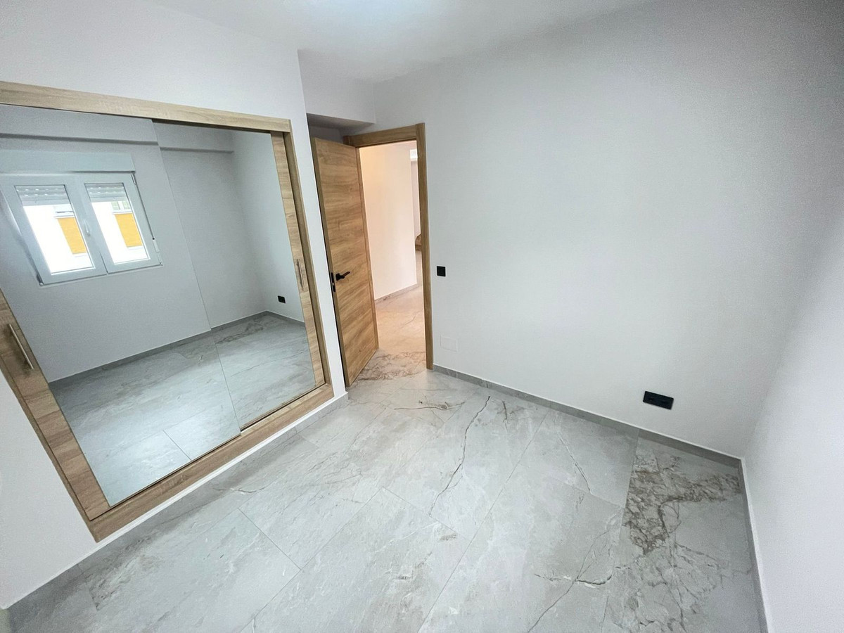 3 Bed Apartment for sale in Estepona Costa Del Sol, Málaga, Spain