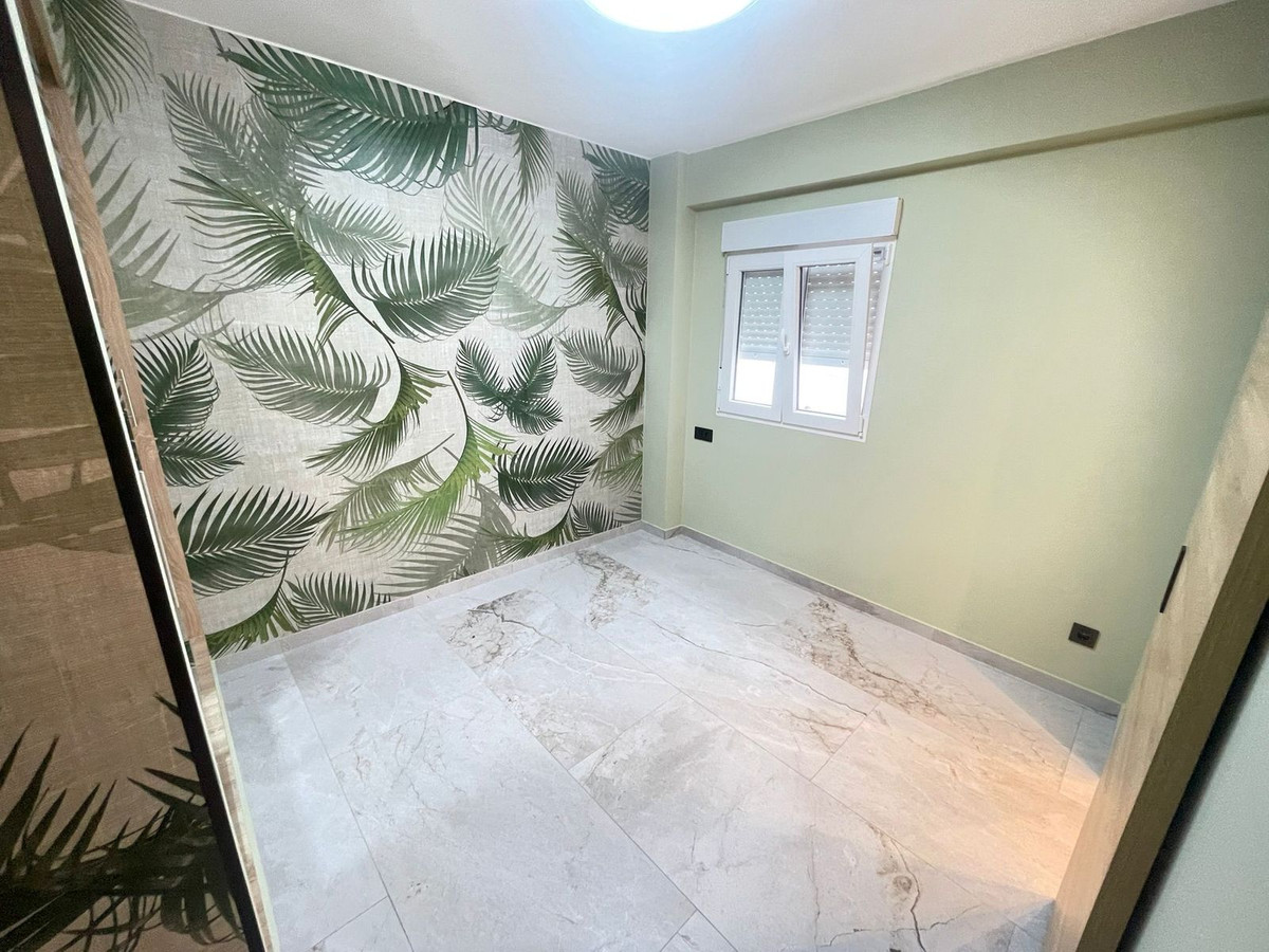 3 Bed Apartment for sale in Estepona Costa Del Sol, Málaga, Spain