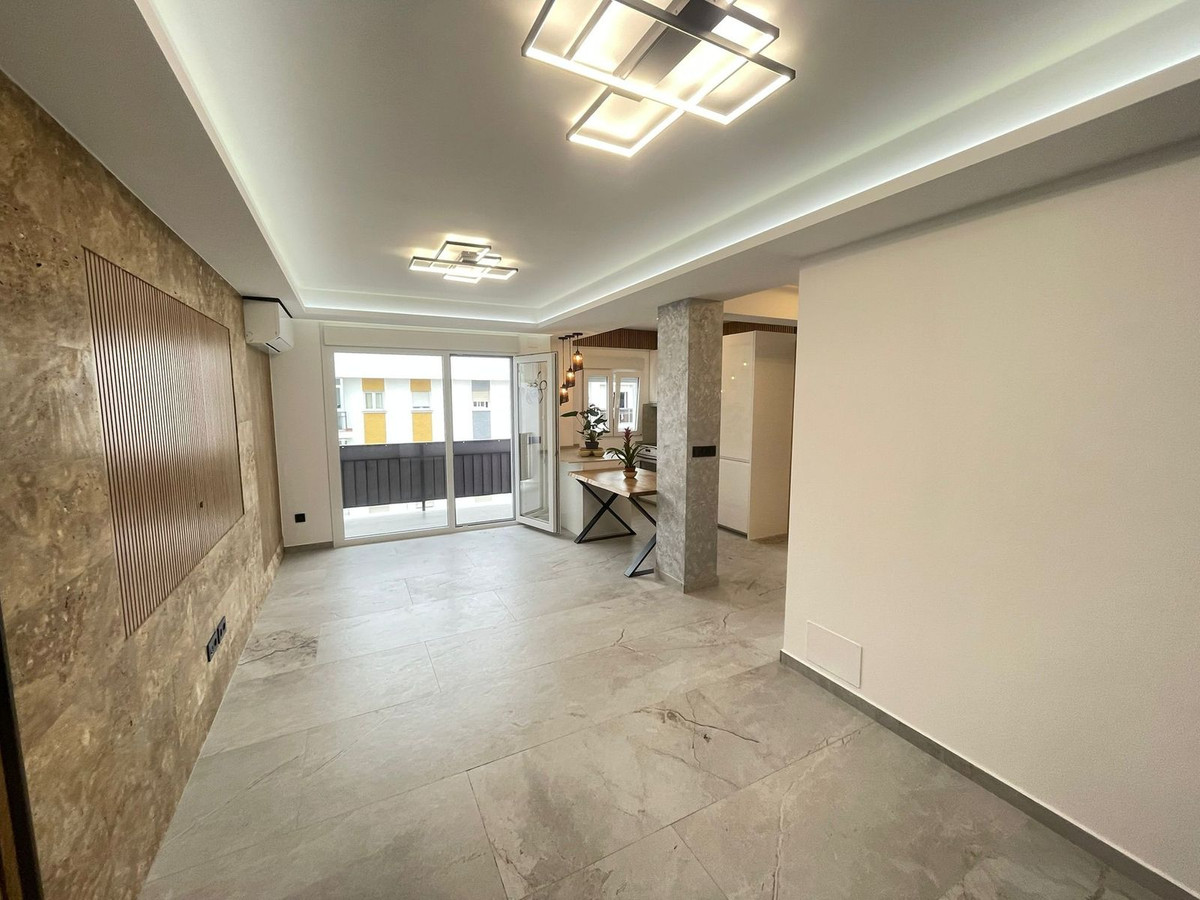3 Bed Apartment for sale in Estepona Costa Del Sol, Málaga, Spain