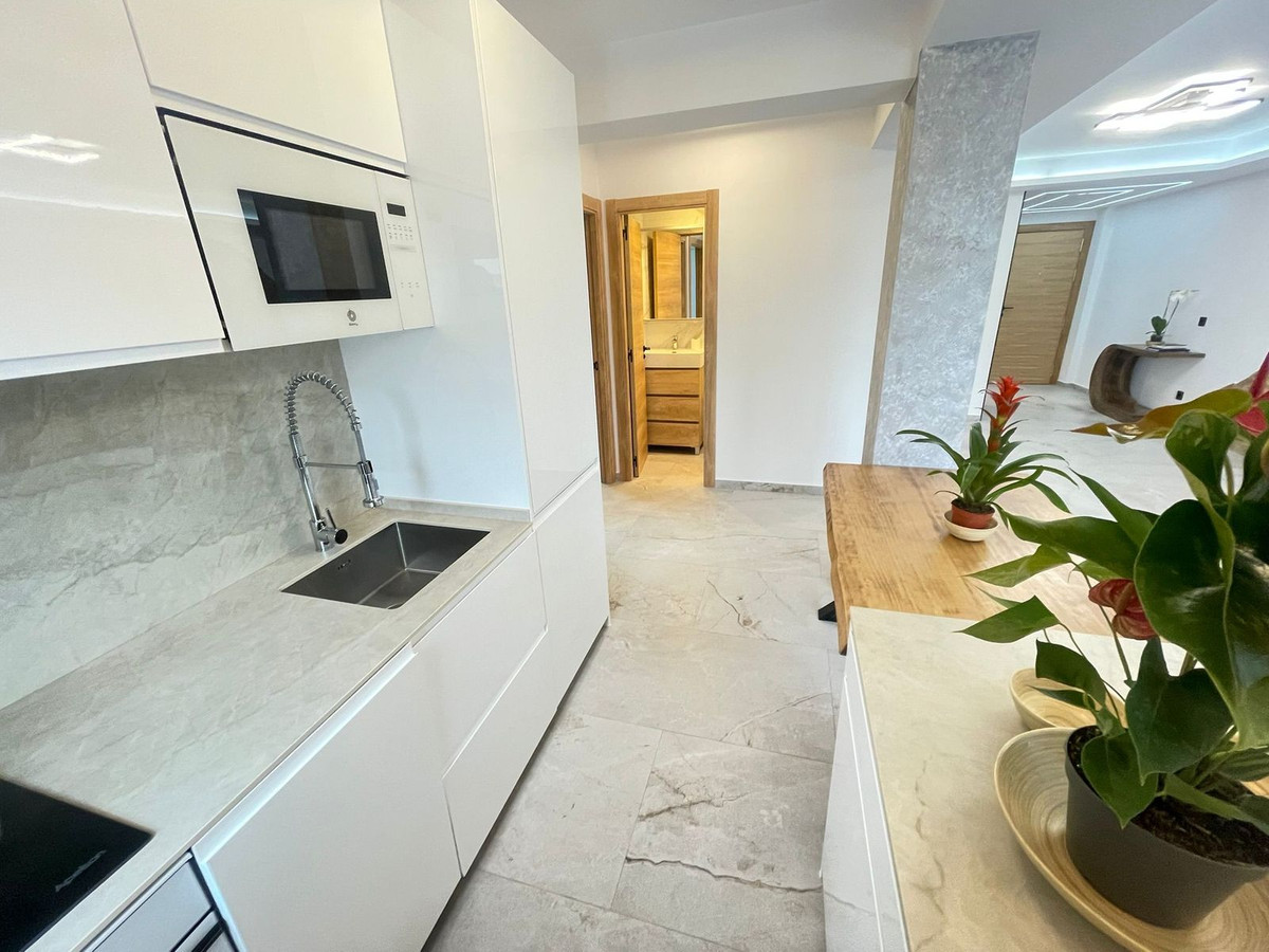 3 Bed Apartment for sale in Estepona Costa Del Sol, Málaga, Spain