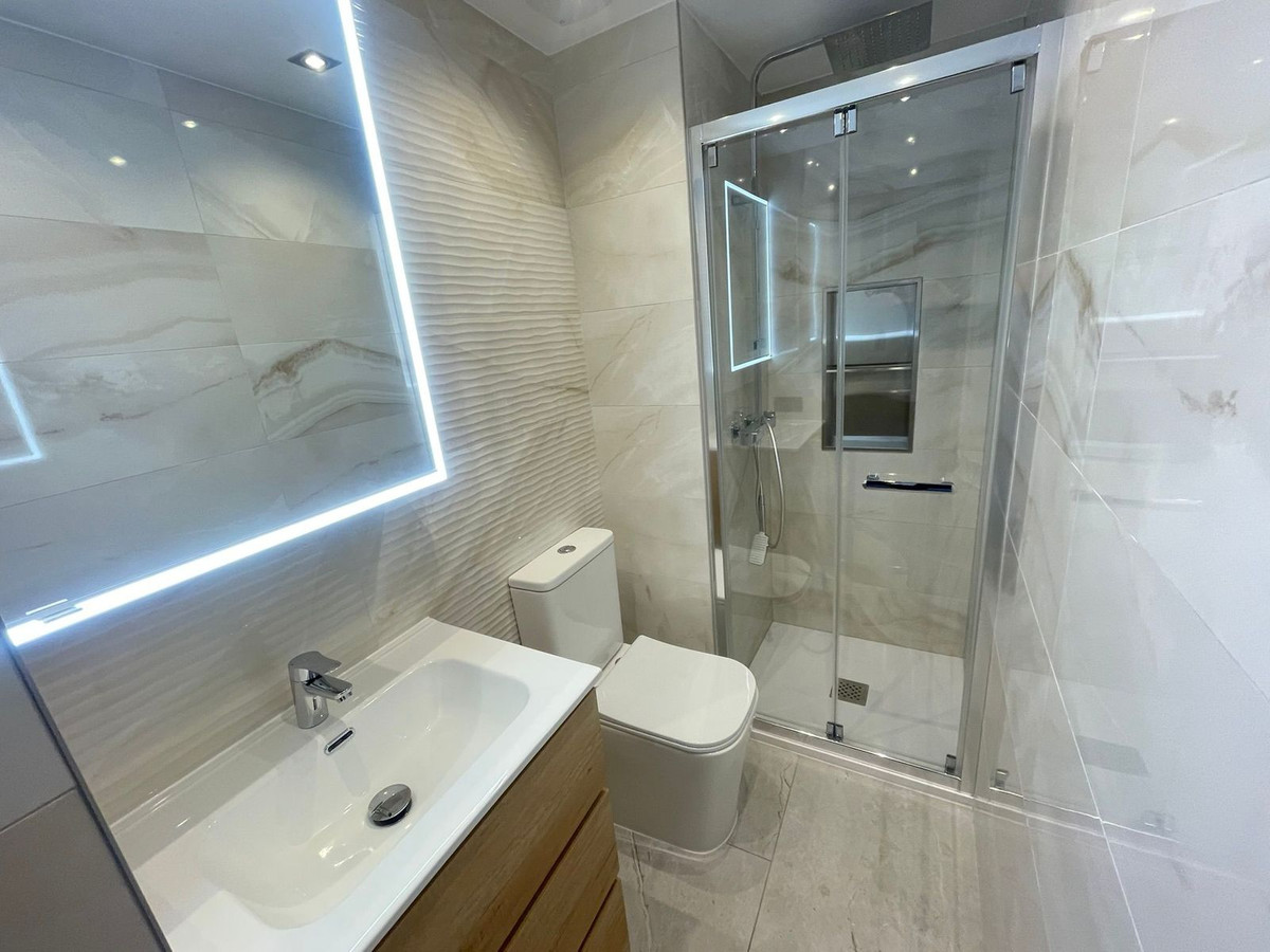 3 Bed Apartment for sale in Estepona Costa Del Sol, Málaga, Spain