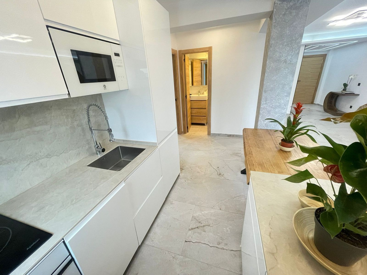3 Bed Apartment for sale in Estepona Costa Del Sol, Málaga, Spain