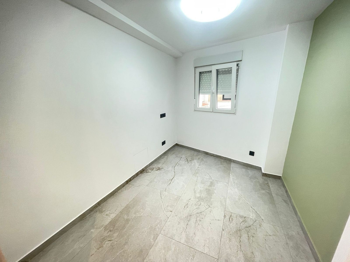 3 Bed Apartment for sale in Estepona Costa Del Sol, Málaga, Spain