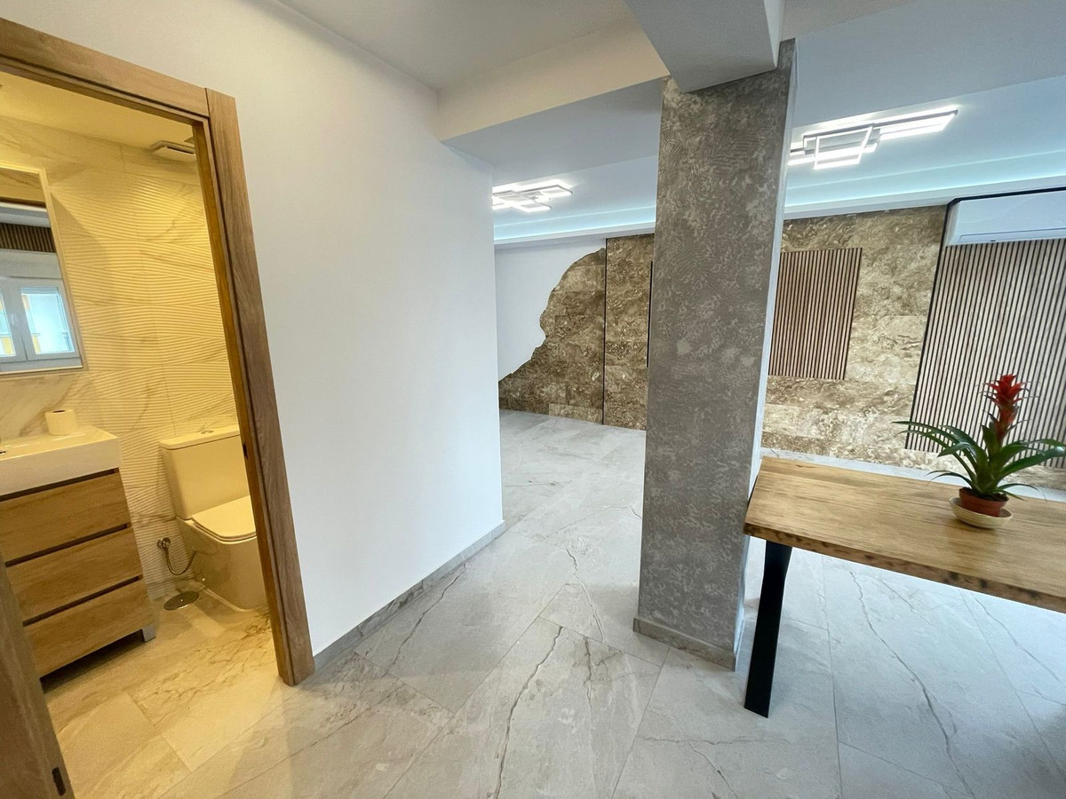 3 Bed Apartment for sale in Estepona Costa Del Sol, Málaga, Spain