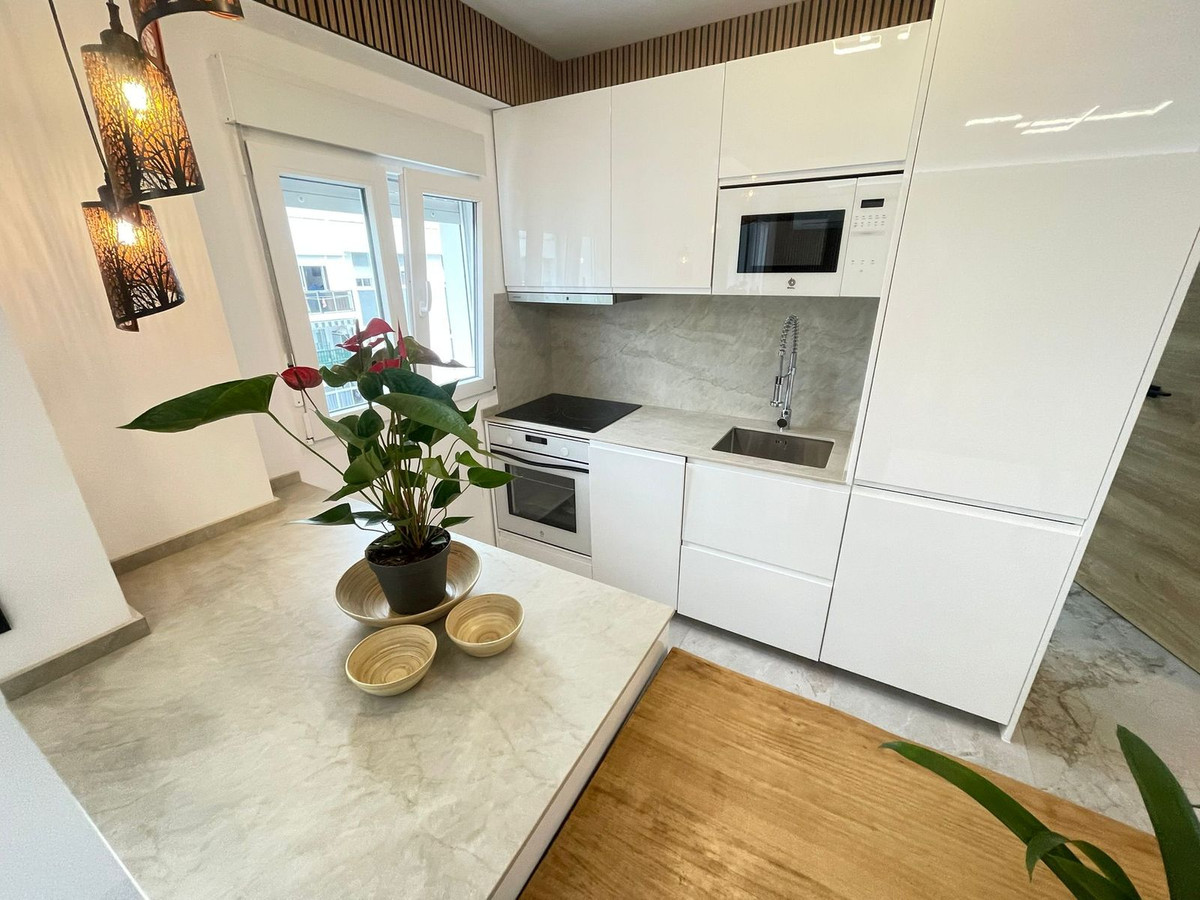 3 Bed Apartment for sale in Estepona Costa Del Sol, Málaga, Spain