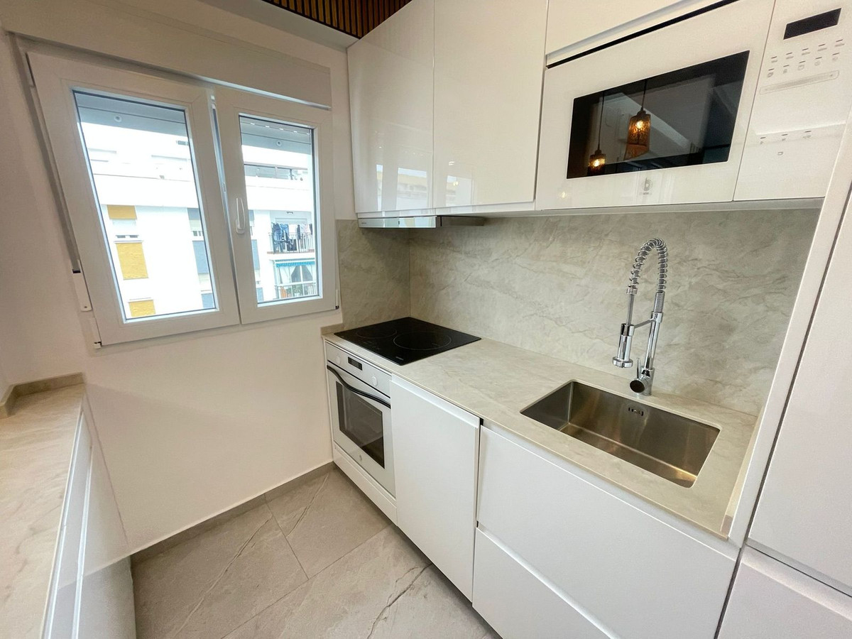 3 Bed Apartment for sale in Estepona Costa Del Sol, Málaga, Spain