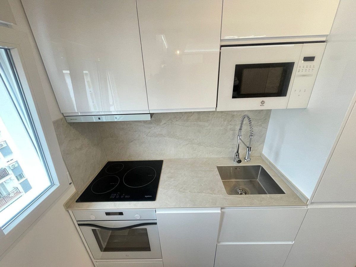 3 Bed Apartment for sale in Estepona Costa Del Sol, Málaga, Spain